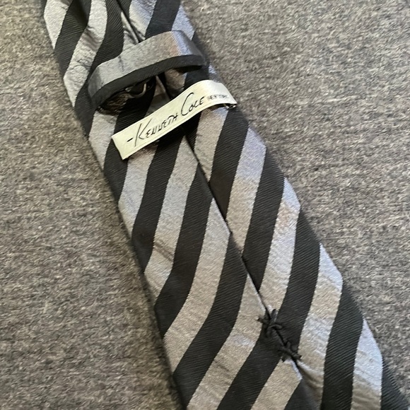 KENNETH COLE Men’s Tie  👔  | Mix & Match - 2 / $10 or 5 / $20 - Picture 2 of 2